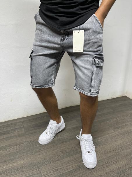 SHORT JEANS WHITH POCHETS IN THE SIDES