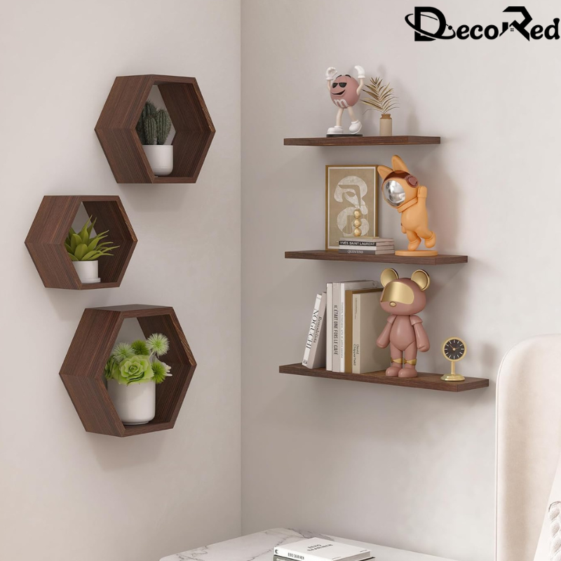 أرفف خشبية سداسية مثبتة على الحائط