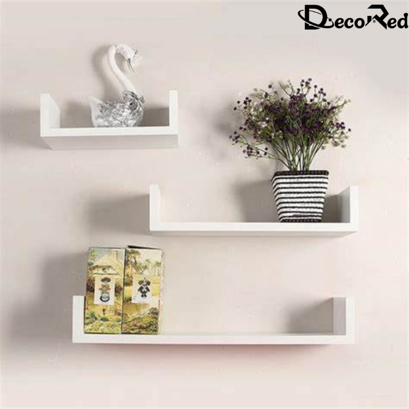 رفوف حائط عائمة على شكل حرف U مصنوعة من مادة MDF باللون الأبيض للتخزين.