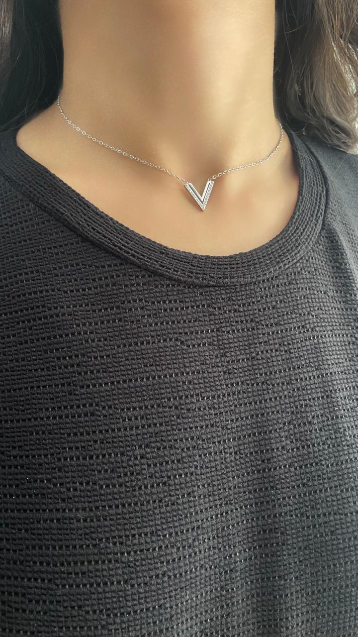 Collier V