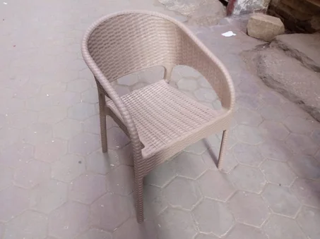 كرسي بامبو رجل صب