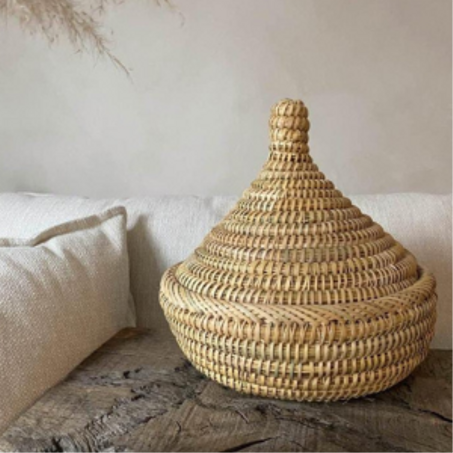 سلة خبز منسوجة يدويًا