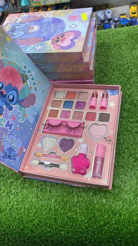 MAQUILLAGE STITCH