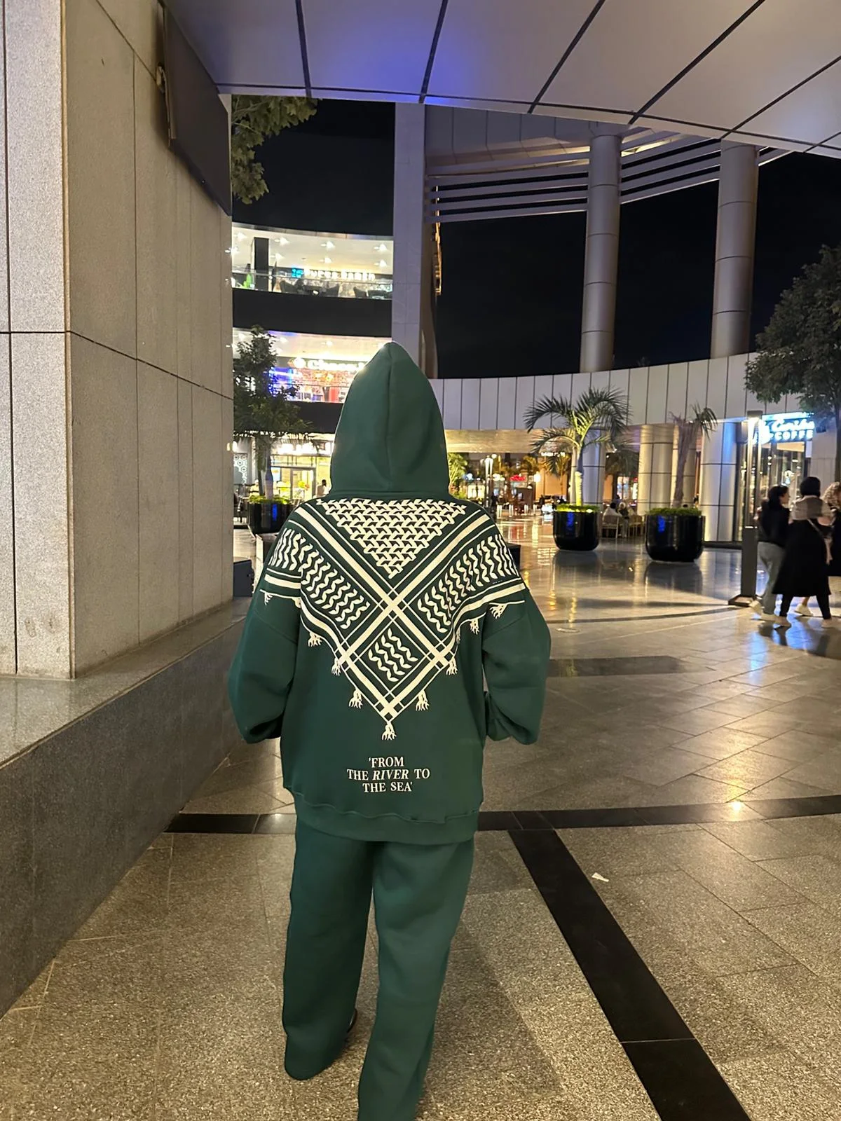 هودي الكوفية – من النهر إلى البحر