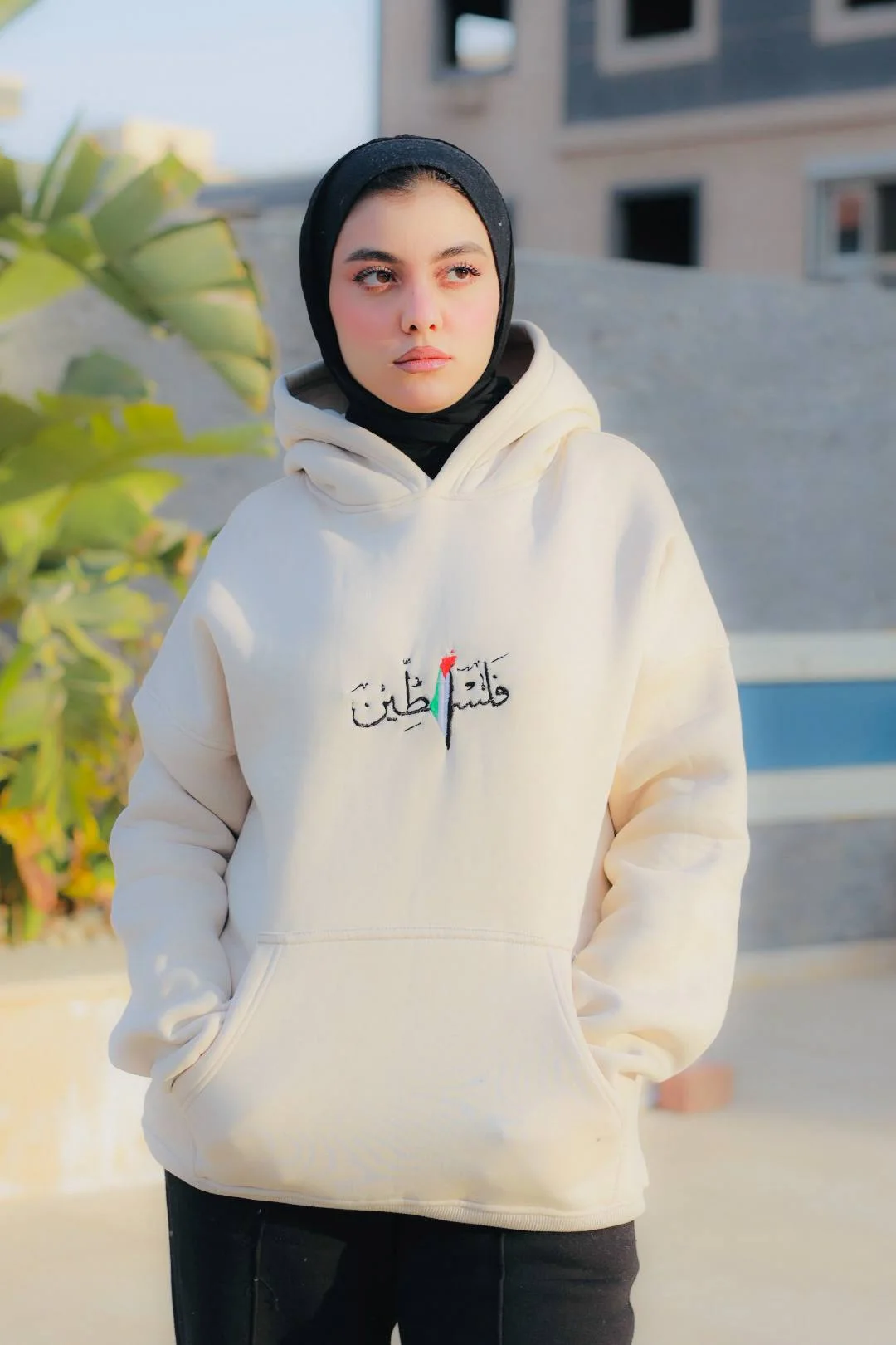 " هودي فلسطين المطرز "