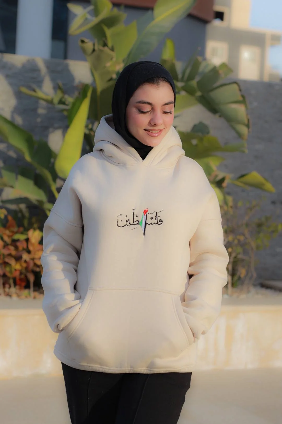 " هودي فلسطين المطرز "