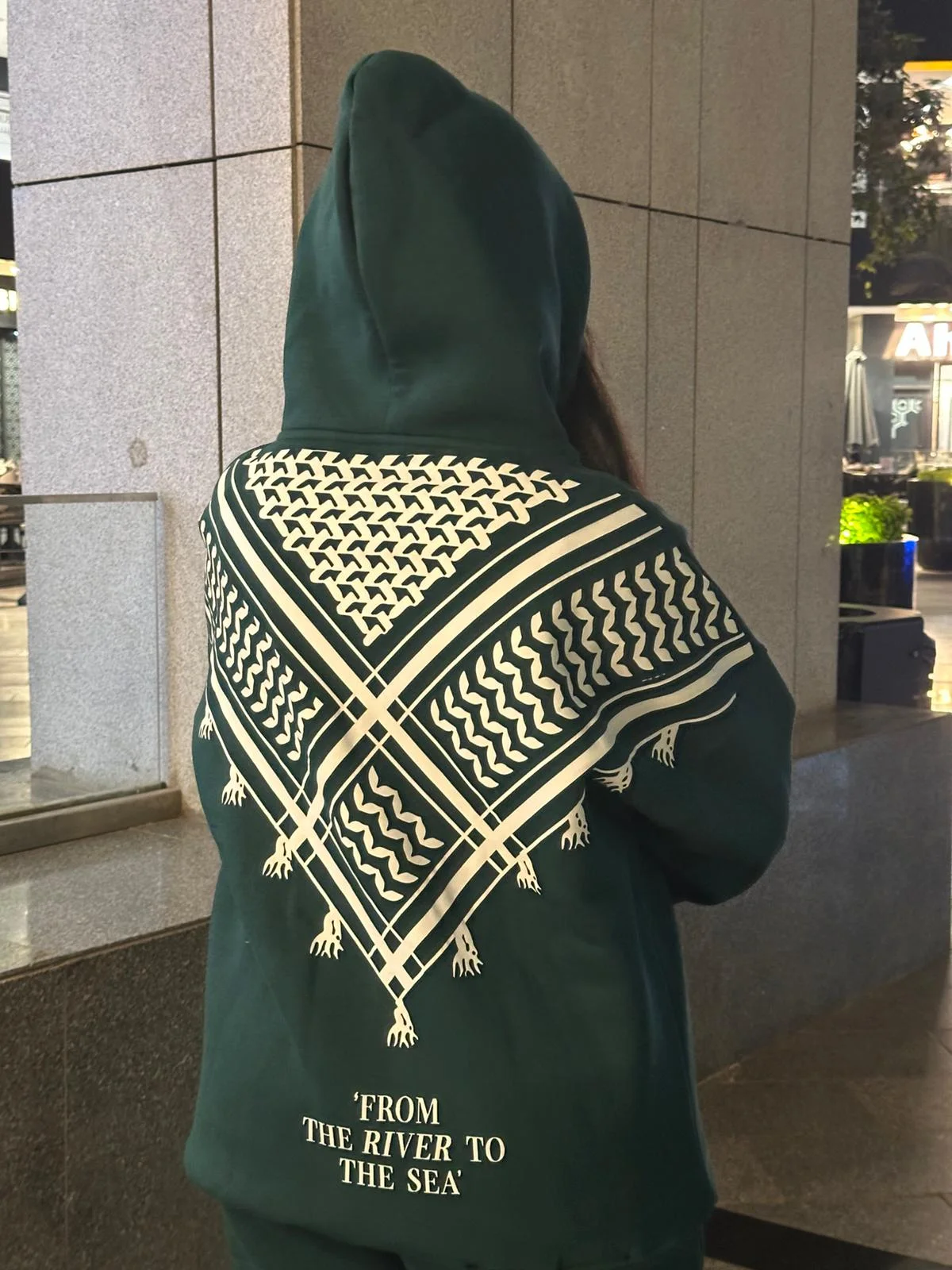 هودي الكوفية – من النهر إلى البحر