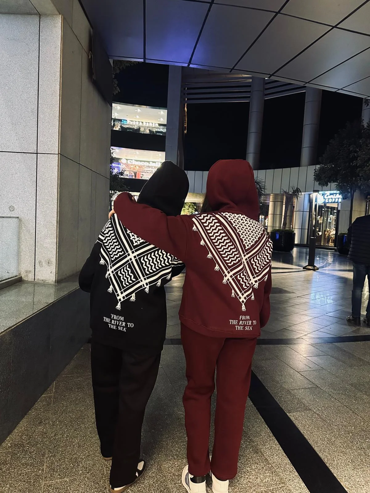 هودي الكوفية – من النهر إلى البحر