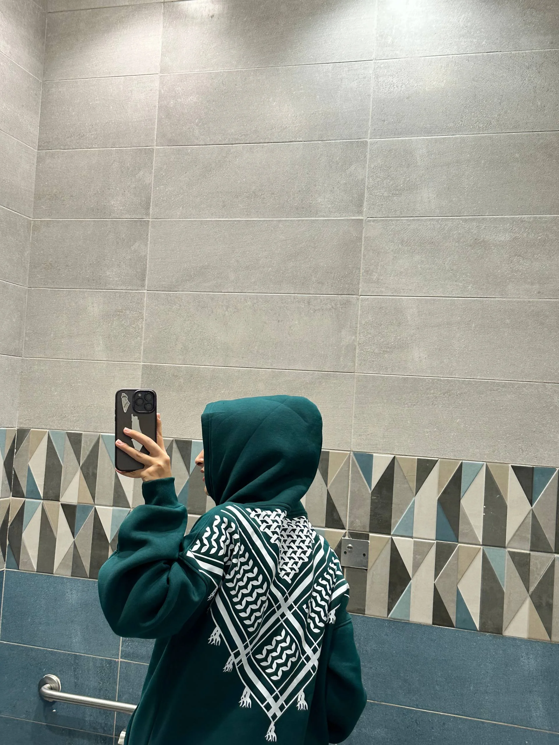 " هودي الكوفية "