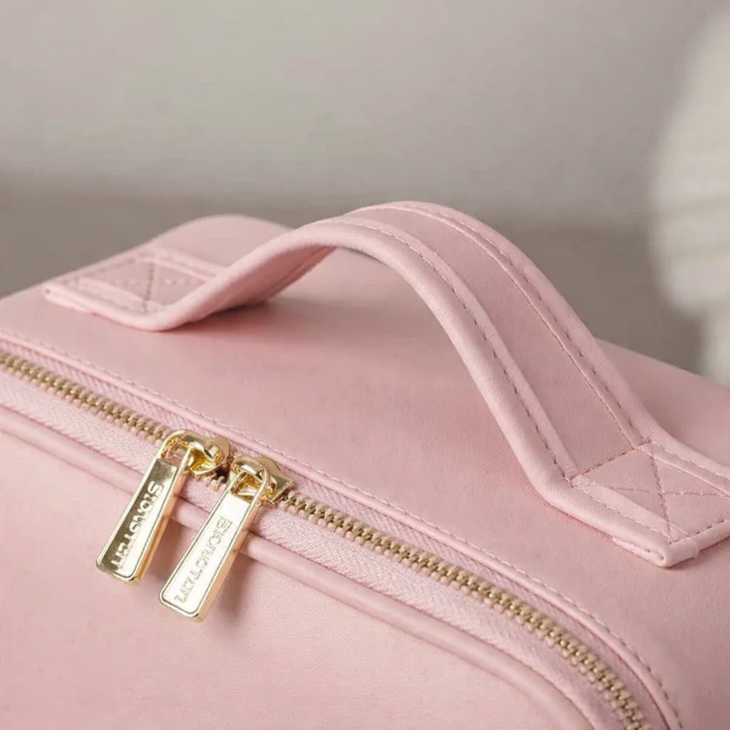 شنطة مكياج للسفر