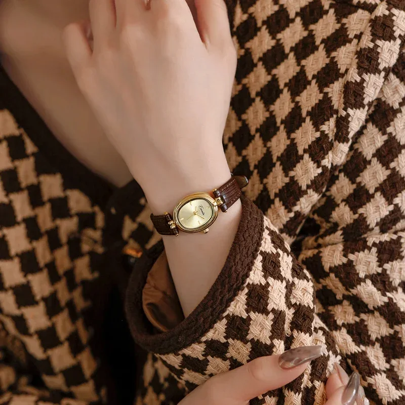 Vintage Women's Small Square Gold Quartz Watch