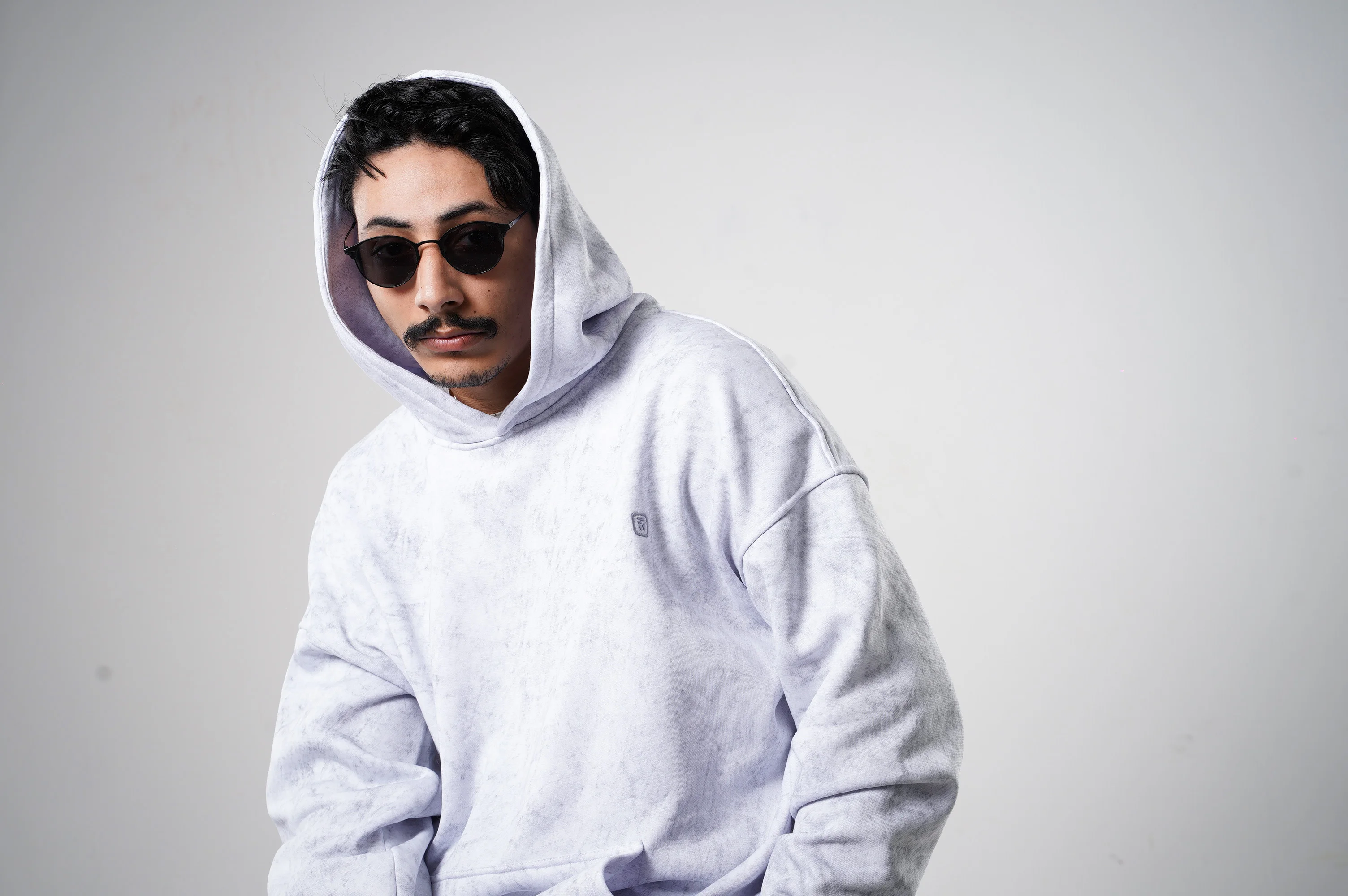 ⚪ M&R Mode : Le Hoodie Oversize Essential