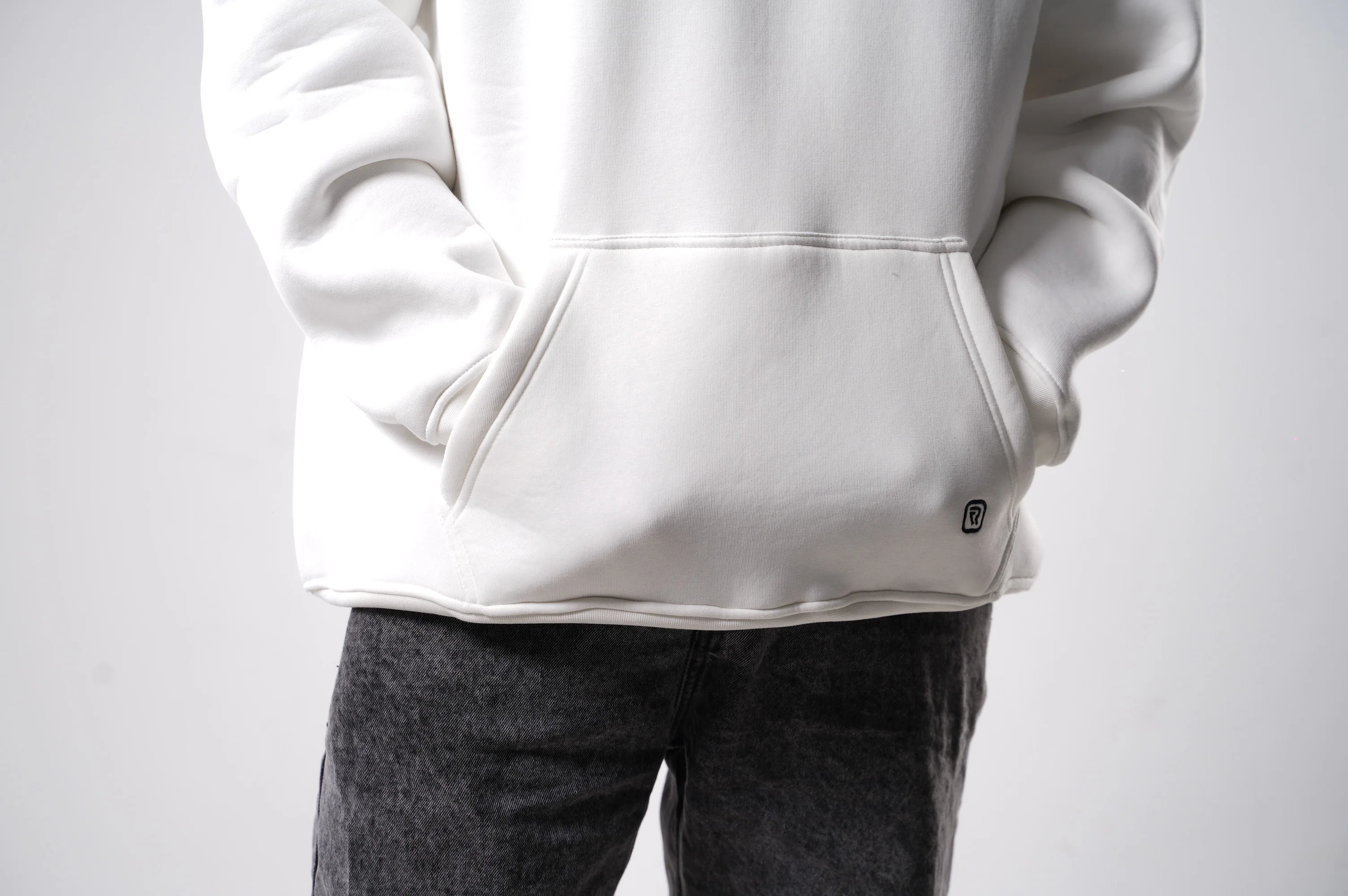 🤍 Pretty Lady M&R : Sweat à Capuche Essential