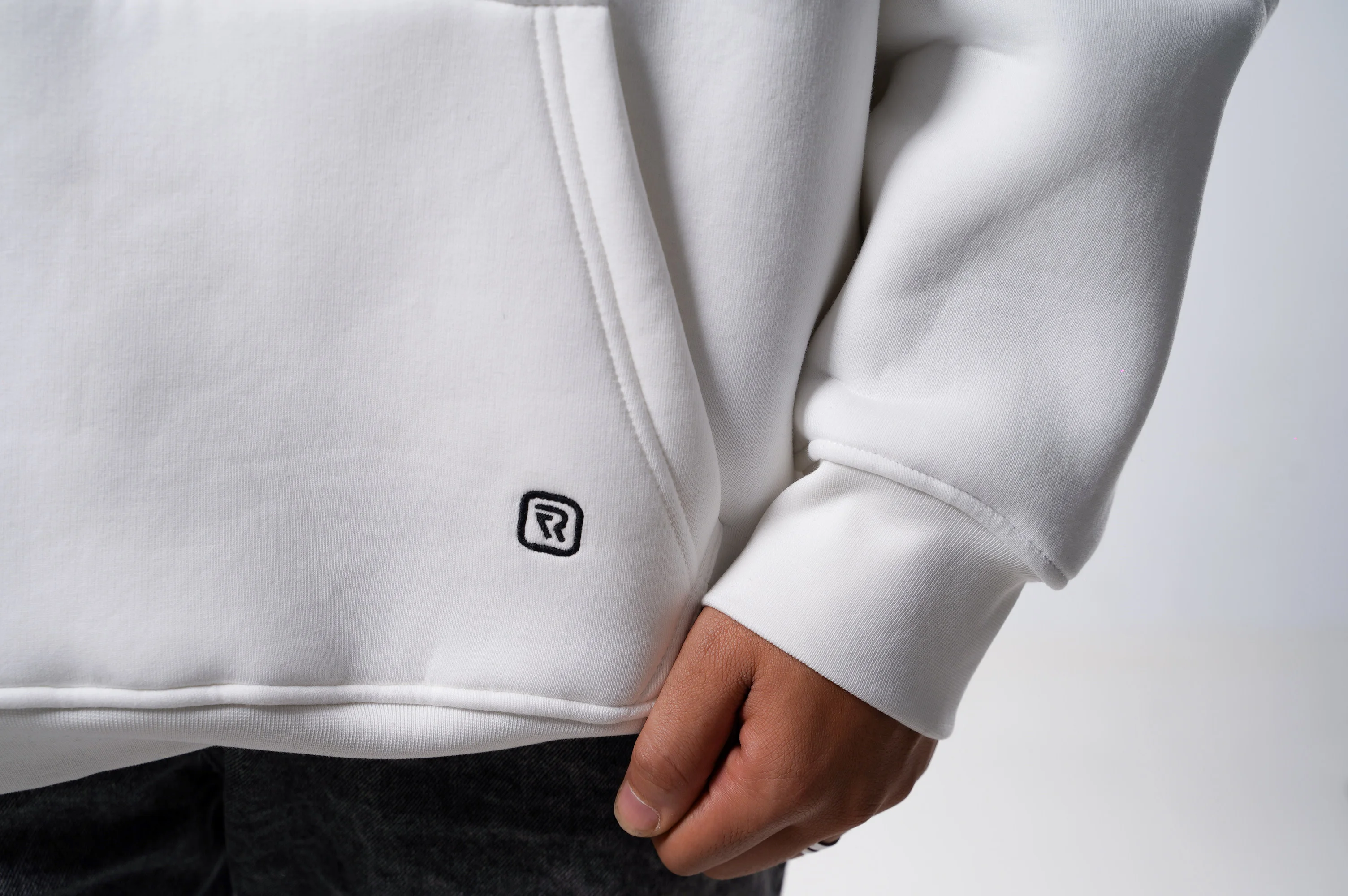 🤍 Pretty Lady M&R : Sweat à Capuche Essential