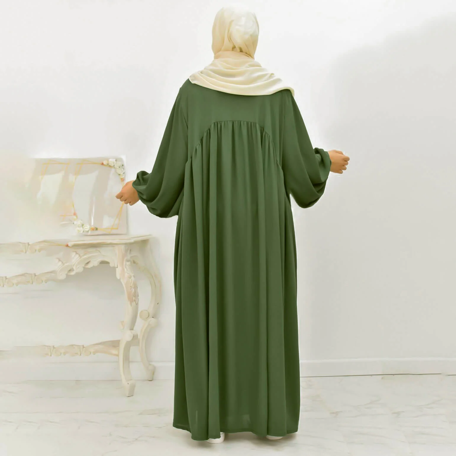 Abaya Manches Bouffantes ample et fluide - Vert Olive