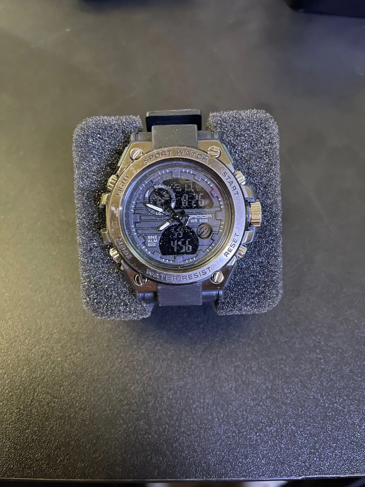 ساعة رياضية للرجال