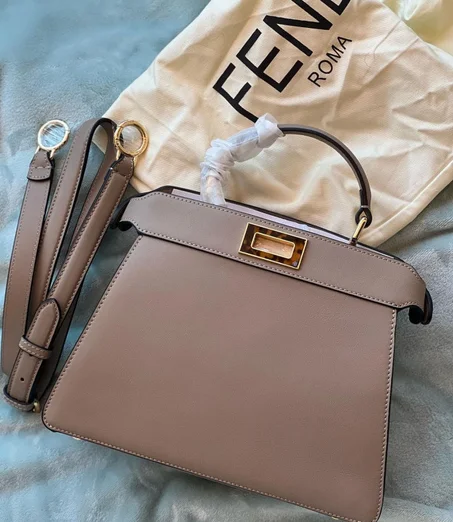 Peekaboo ISeeU Petite 1