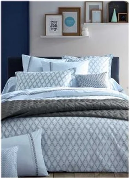 Parure de lit et 4 taies d'oreiller