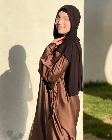 Robe satin de soie marron