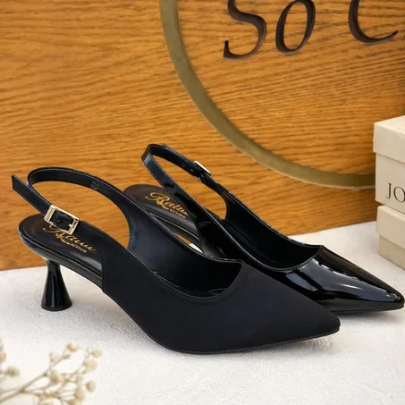 أحذية نسائية ذات كعب عالي