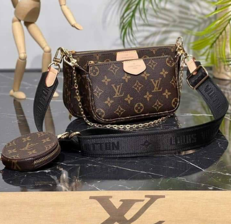 LOUIS VUITTON