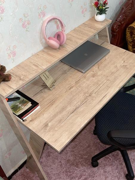 مكتب بديكور عصري للدراسة والعمل