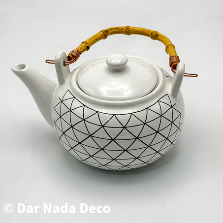 Théière en céramique avec poignée en bambou