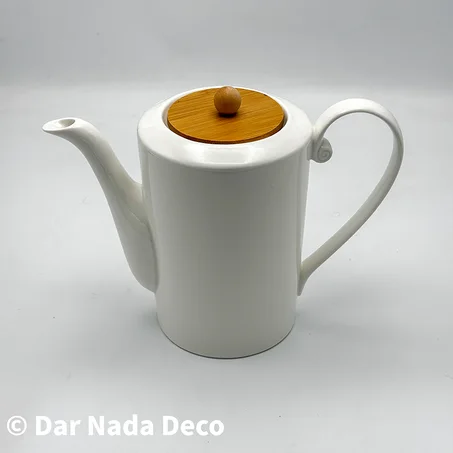 Théière en porcelaine avec couvercle en bambou