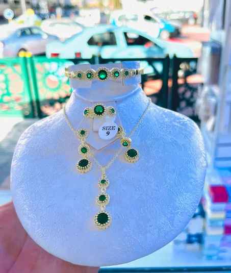 طقم الياقوت