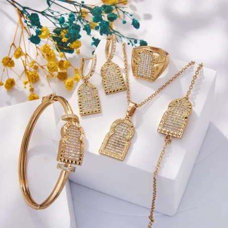 طقم باب منصور