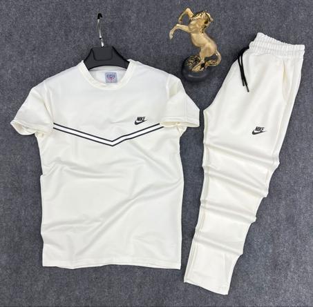 NEW ENSSEMBLE NIKE -55 %