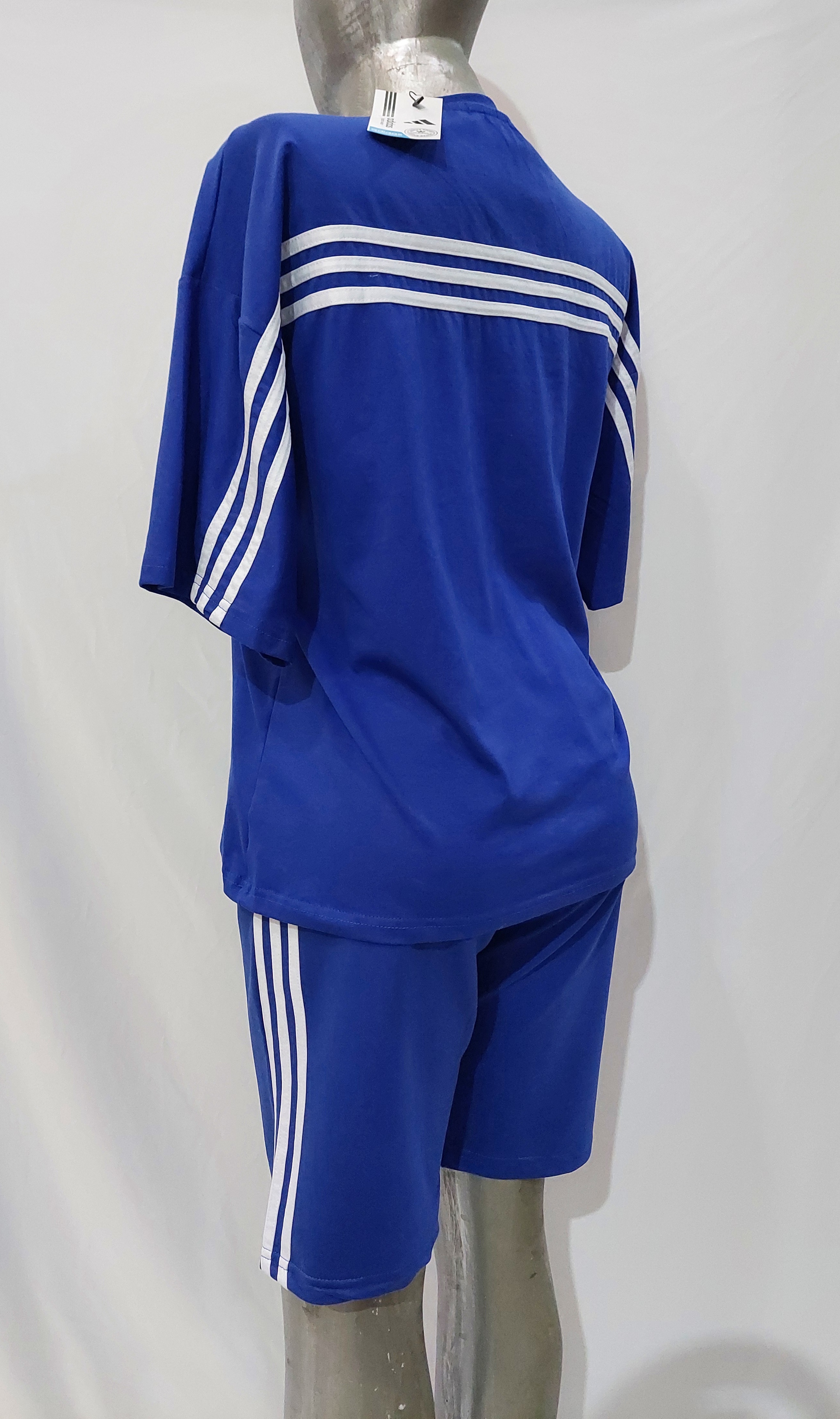 Ensemble Adidas T-shirt + Short pour femmes