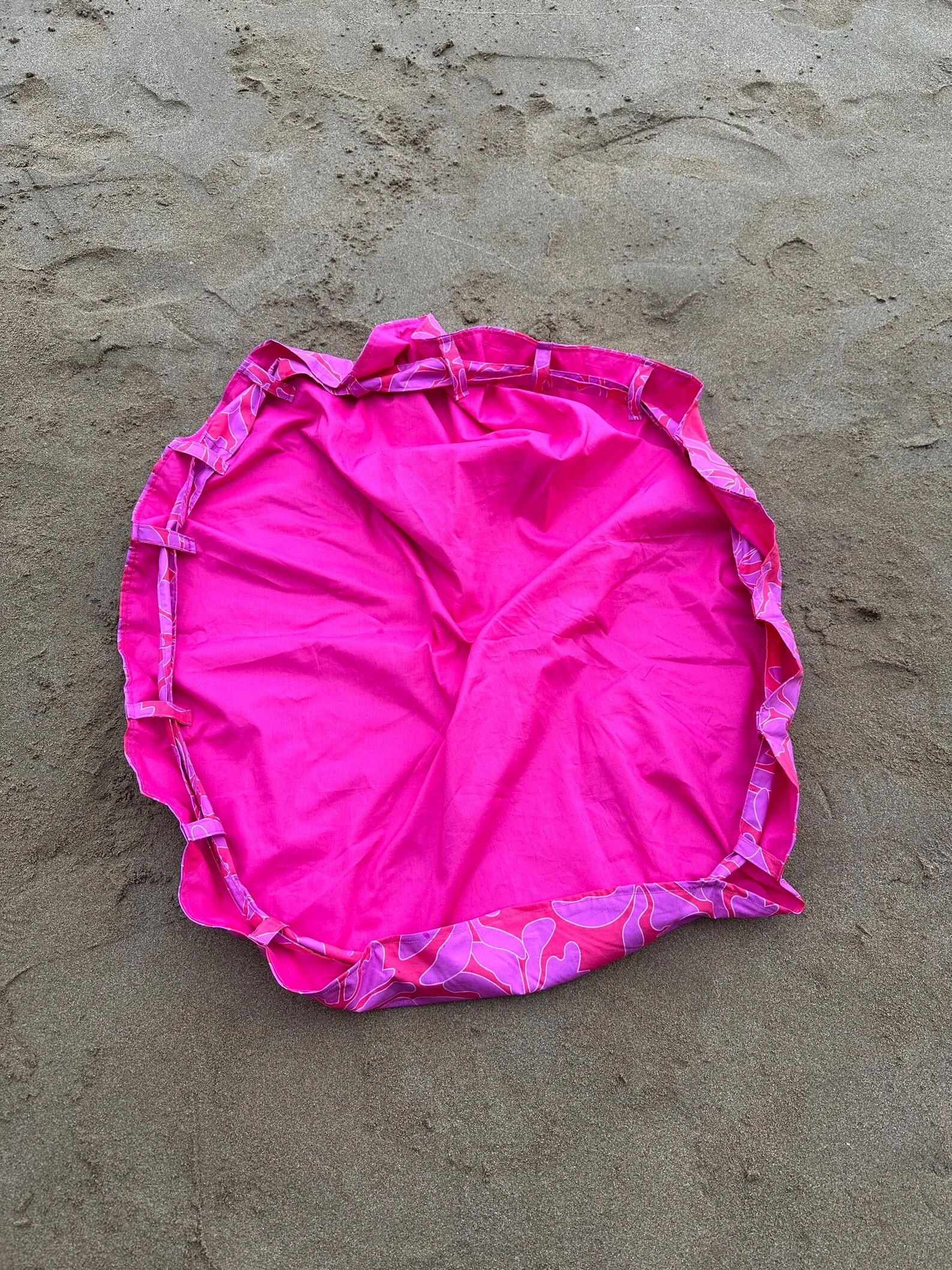 sac de plage en tissu fleuri rose,  cabas bohème
