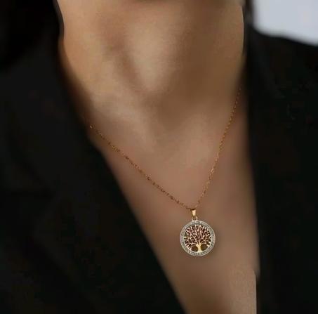 Collier en acier inoxydable élégant avec pendentif