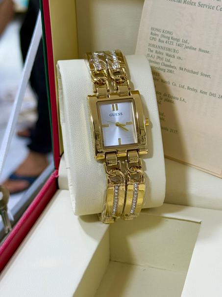 Montre Femme GUESS avec Strass