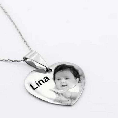 القلادة على شكل قلب