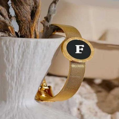 سوار شبكي ذهبي مخصص