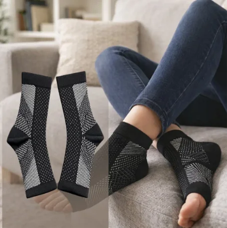 Medical socks to protect ankle pain
