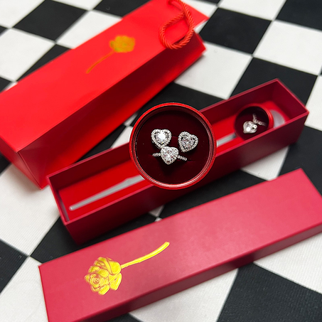 وردة الحب مع طقم المجوهرات المميز لحبيبتك