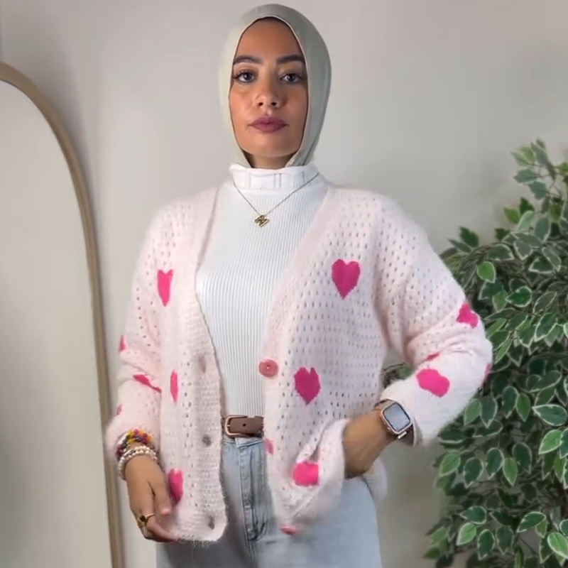 كاردجان مستورد ناعم بعجينة الشعر – تصميم بقلوب وثلاثة أزرار