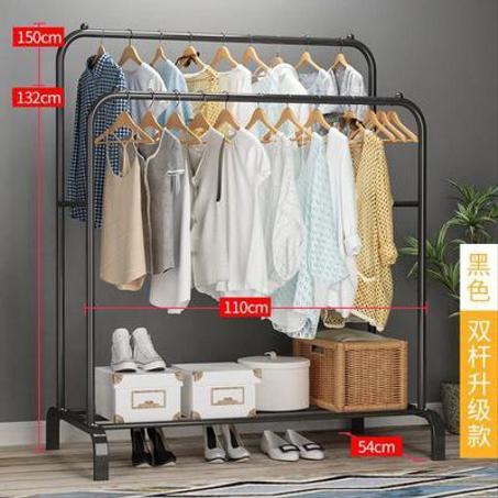 Ultimate 3-in-1 Clothes Hanger: Organized, Convenient  حمالة الملابس 3 في 1 توفر لك العديد من المميزات الرائعة.