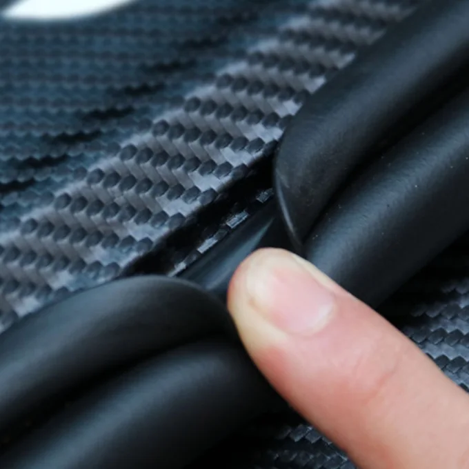 ملصقـــات عتبة باب السـيــارة فينيل على شكل ألياف الكربون لجميع ماركات السيارات