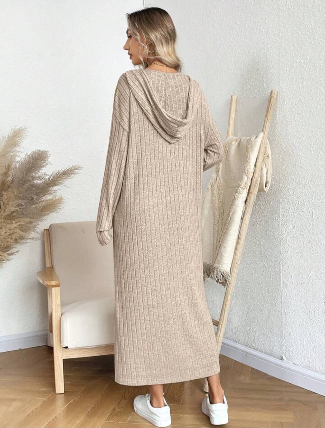 فستان شتوي راقي وأنيق – الدفء والستايل ف قطعة وحدة
