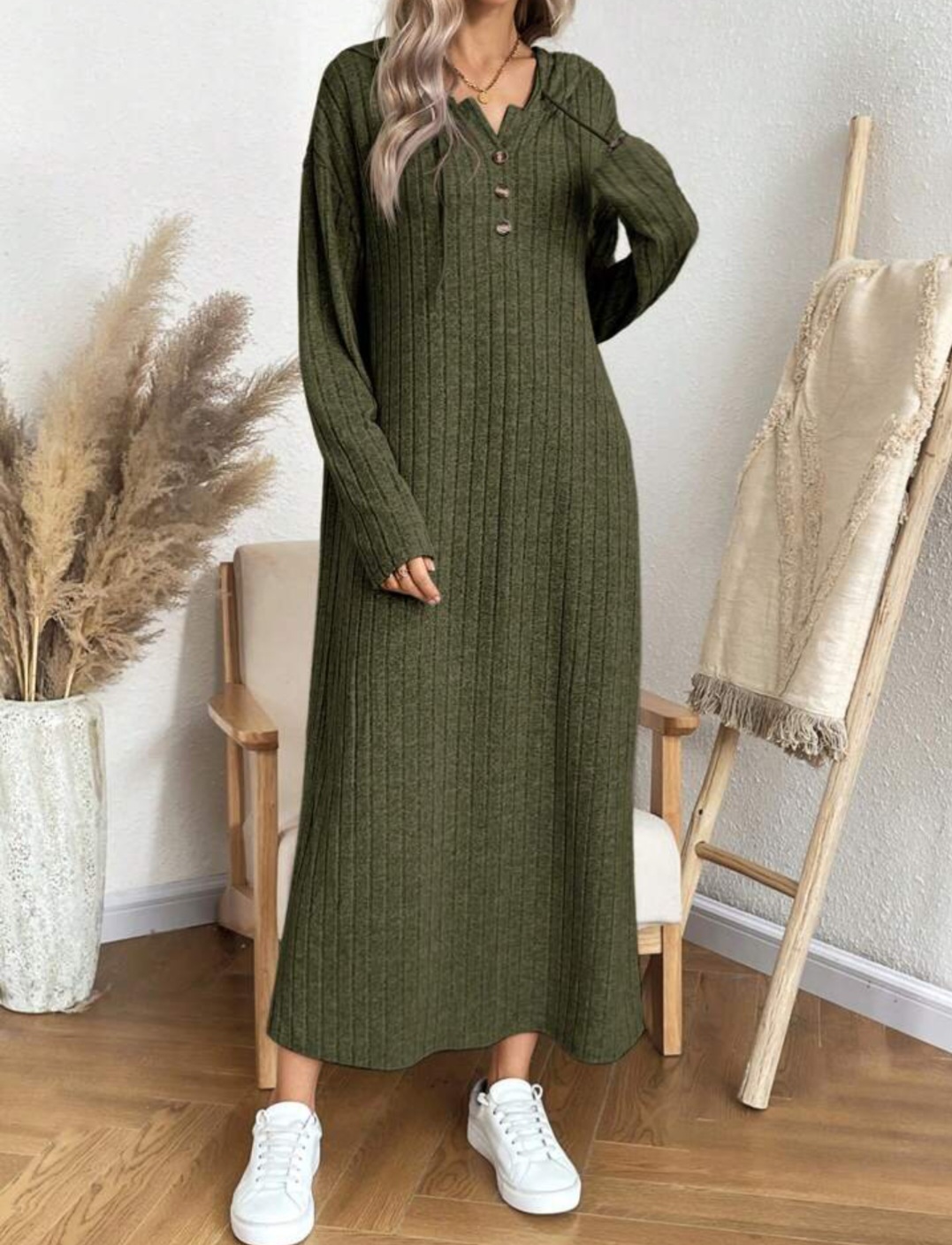 فستان شتوي راقي وأنيق – الدفء والستايل ف قطعة وحدة