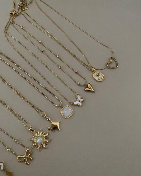 NECKLACES / أعقاد