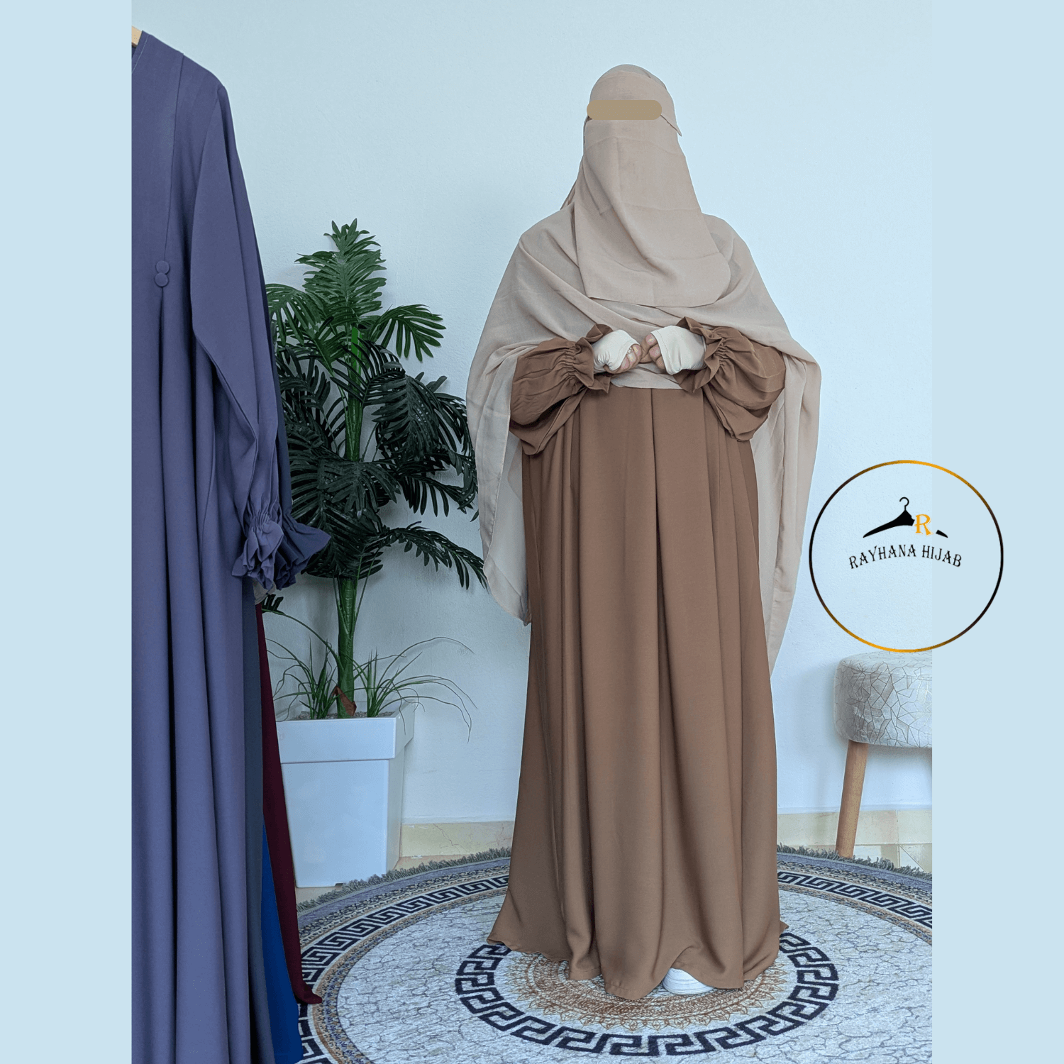 عباءة مرجانة