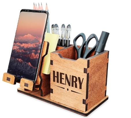 حامل أقلام خشبي فاخر بتصميم مخصص مع حامل جوال – منظم أنيق للمكتب – هدية مثالية للمدير أو الزملاء أو الأصدقاء