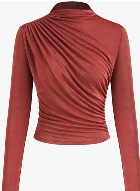 CIDER قميص بأكمام طويلة وياقة قائمة مع تفاصيل تجميع أنيقة – تي شيرت مريح وعصري للنساء