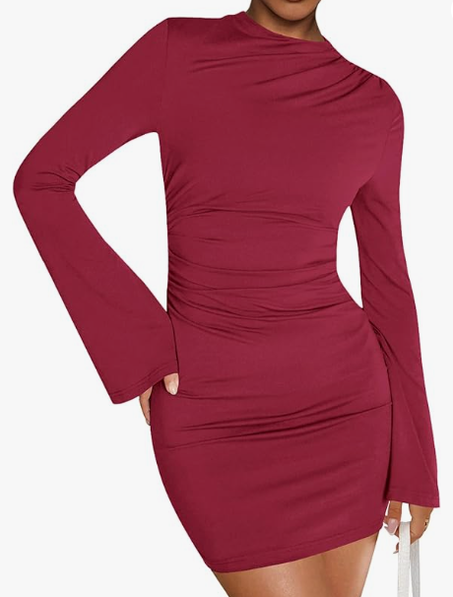 فساتين نسائية ضيقة بأكمام طويلة 2025 – رقبة عالية، أكمام جرس، ميني للحفلات والسهرات