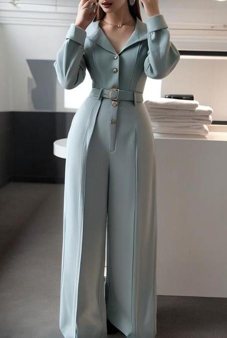 ملابس نسائية